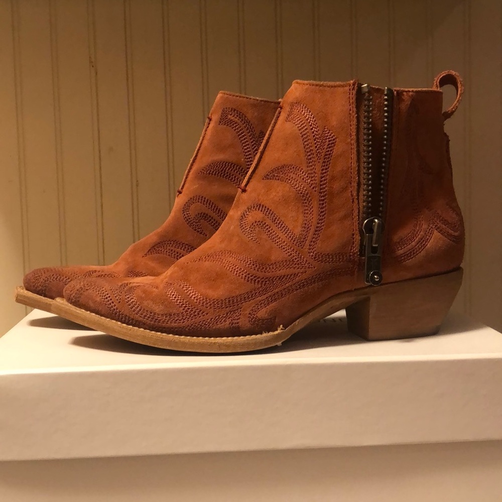 Gorgeous Suede Western Frye Ankle Boots